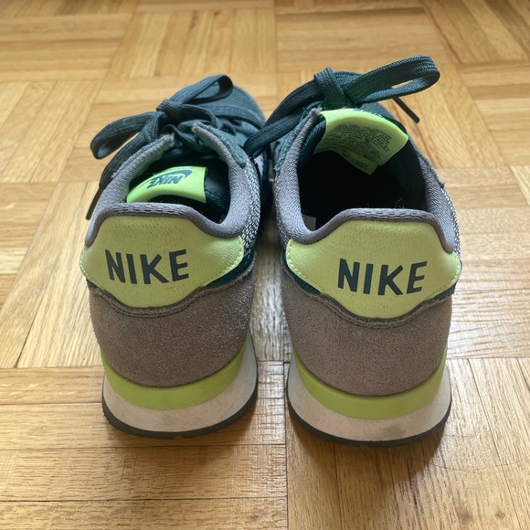 Nike Women’s Blue / Lime Green Sneakers - Picture 3 of 4